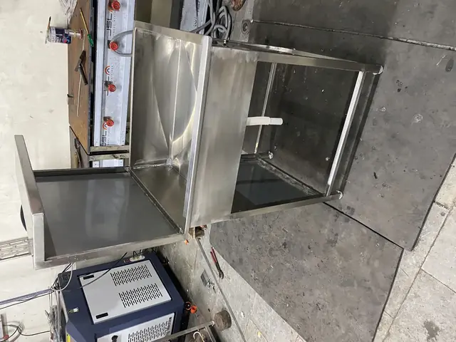 SS Sink Unit & Wash Bashing